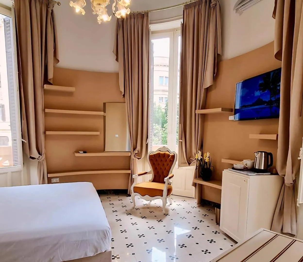 Maisonnouveau Palermo 0*,  Italy